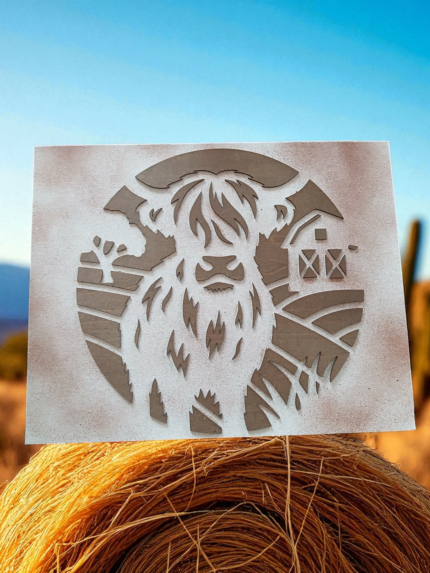 Décoration murale en bois – Vache Highland et décor rural en découpe laser