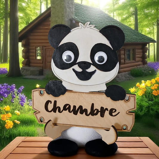 Plaque de porte chambre – Petit panda souriant en bois naturel découpé au laser