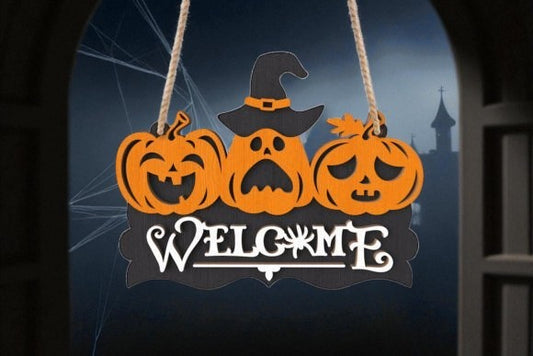 Plaque de bienvenue Halloween en bois – 3 têtes de citrouilles (découpe laser)