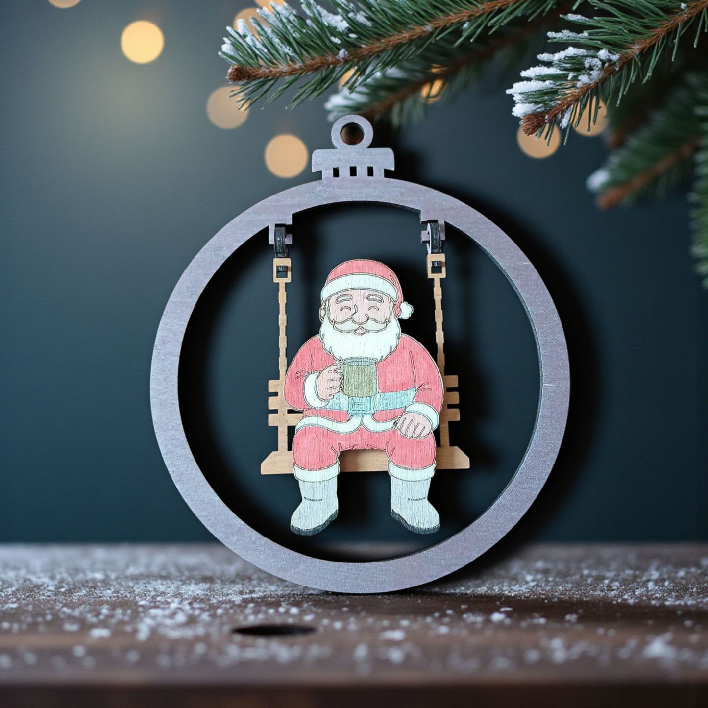 🎅 Décoration de Noël – Père Noël sur sa balançoire en bois découpé au laser 🎅