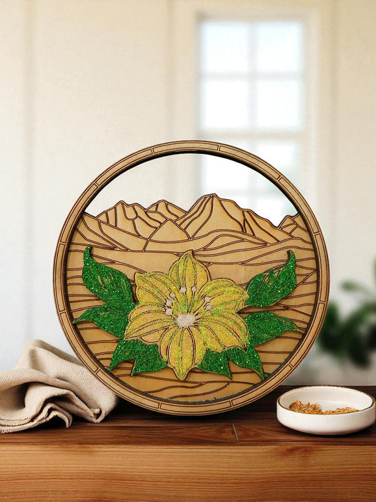 Fleur en bois sur fond bois naturel