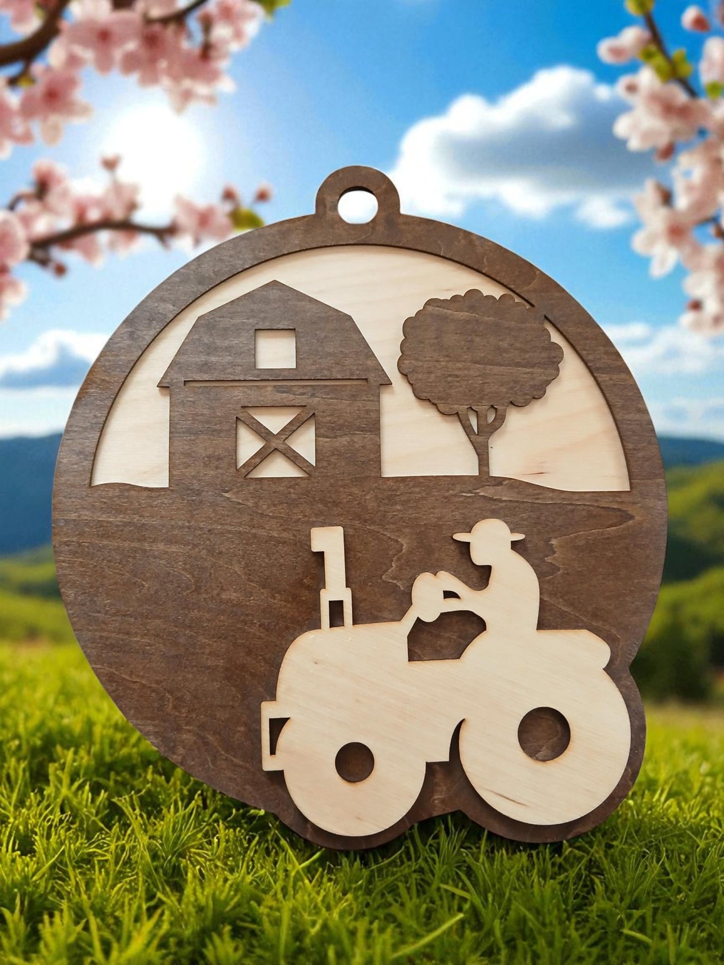 Plaque décorative en bois multilayer – Tracteur et décor rural en découpe laser