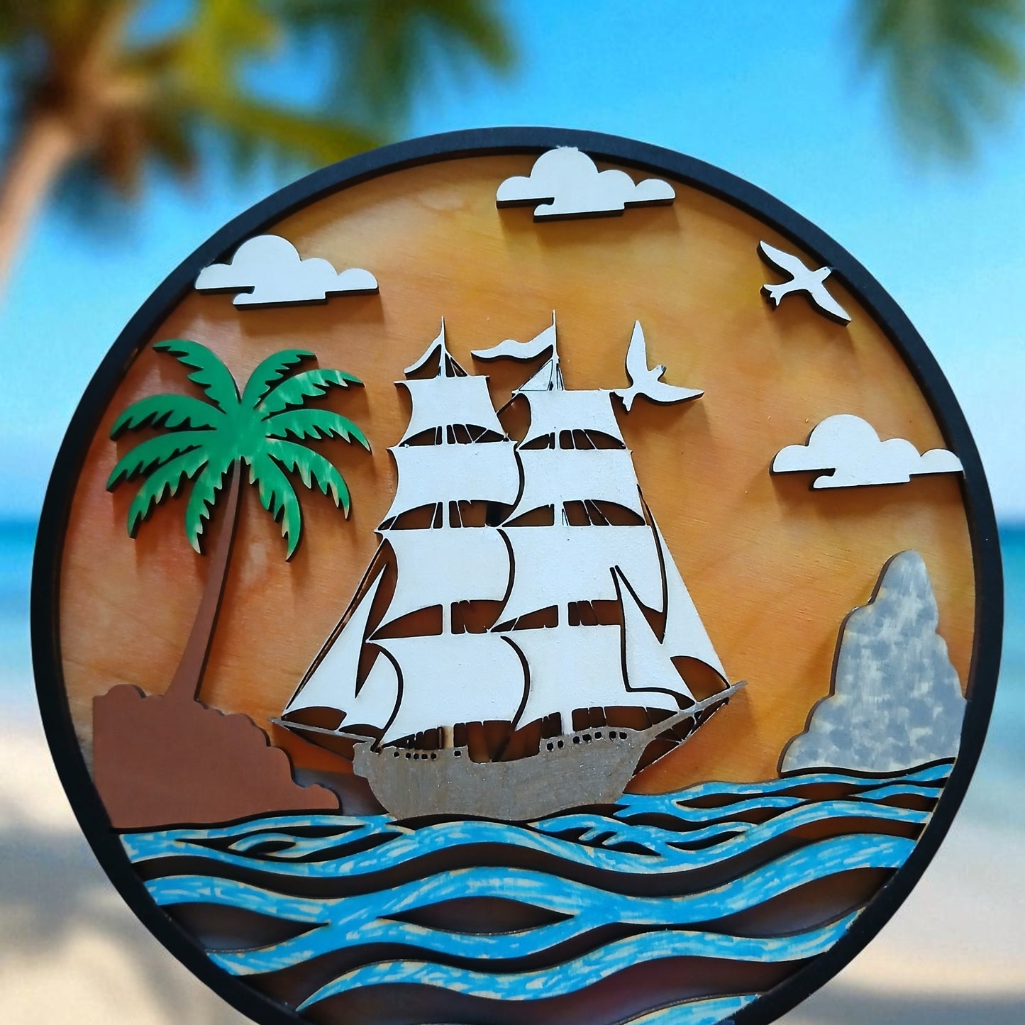 Voilier en bois – Décoration marine artisanale découpée au laser et peinte à la main